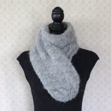 Load image into Gallery viewer, Soft scarf with alpaca wool