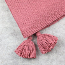 Load image into Gallery viewer, Two in one: poncho-scarf