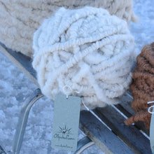 Load image into Gallery viewer, Rug wool (small quantities)