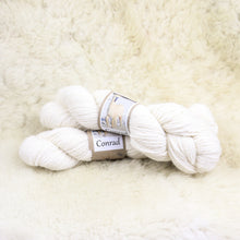 Load image into Gallery viewer, Farm yarn 100% alpaca