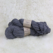 Load image into Gallery viewer, Farm yarn 100% alpaca
