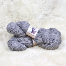 Load image into Gallery viewer, Farm yarn 100% alpaca