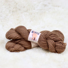 Load image into Gallery viewer, Farm yarn 100% alpaca