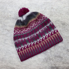 Load image into Gallery viewer, Patterned beanie hat