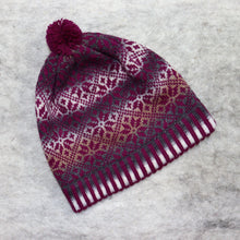 Load image into Gallery viewer, Patterned beanie hat