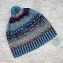 Load image into Gallery viewer, Patterned beanie hat