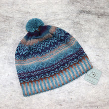 Load image into Gallery viewer, Patterned beanie hat