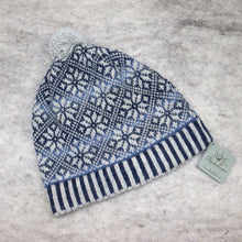 Load image into Gallery viewer, Patterned beanie hat