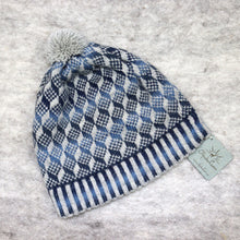 Load image into Gallery viewer, Patterned beanie hat