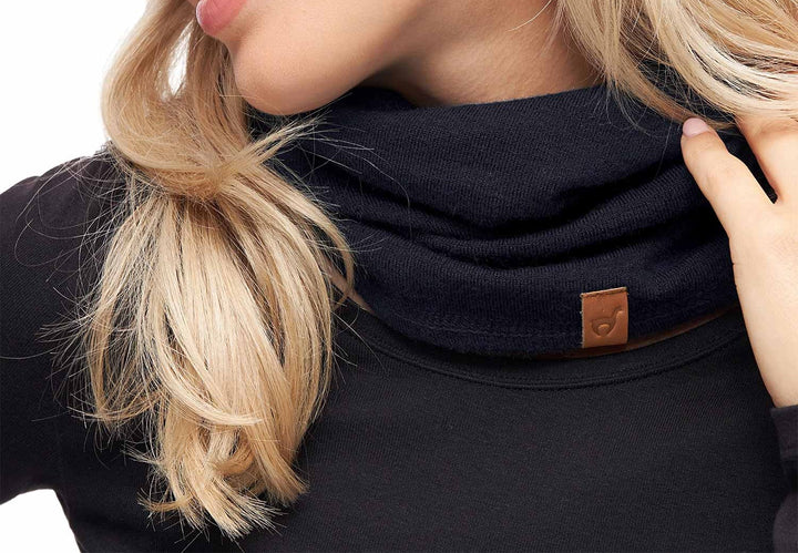 Sporty infinity scarf
