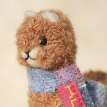 Load image into Gallery viewer, Alpaca figures made of alpaca wool
