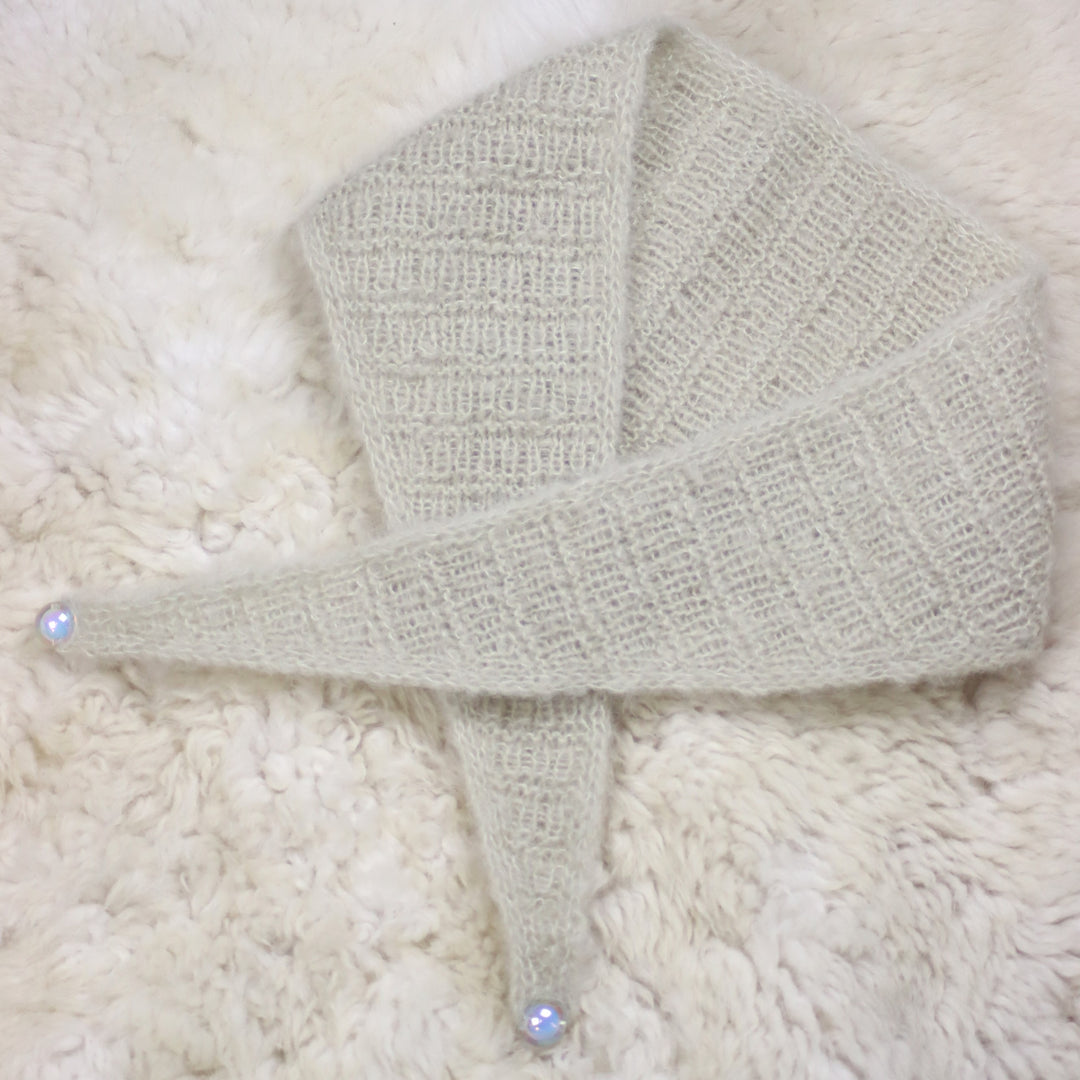 Light alpaca wool scarf with silk