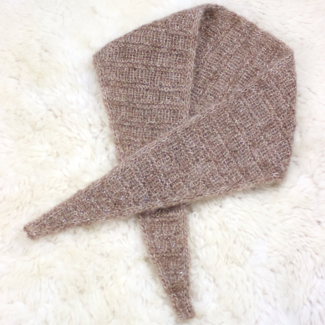 Light alpaca wool scarf with silk