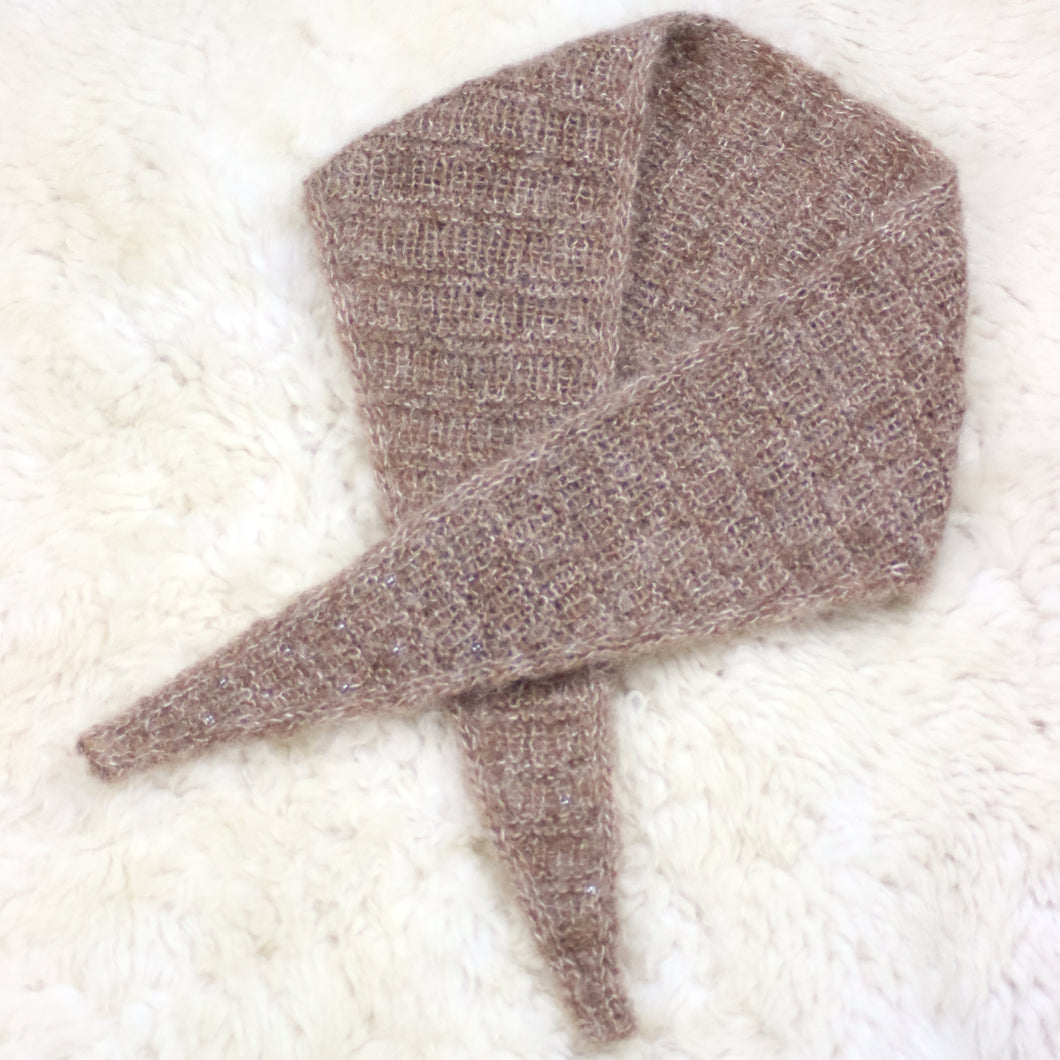 Lightweight alpaca scarf with silk