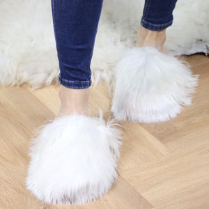 Alpaca leather slippers