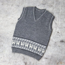 Load image into Gallery viewer, Children&#39;s vest with alpaca pattern
