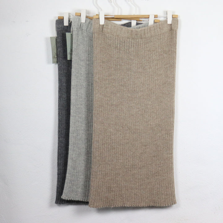 Short ribbed skirt