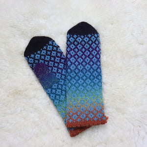Patterned mittens for children (10-13 years)