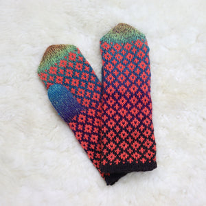 Patterned mittens for children (7-9 years)