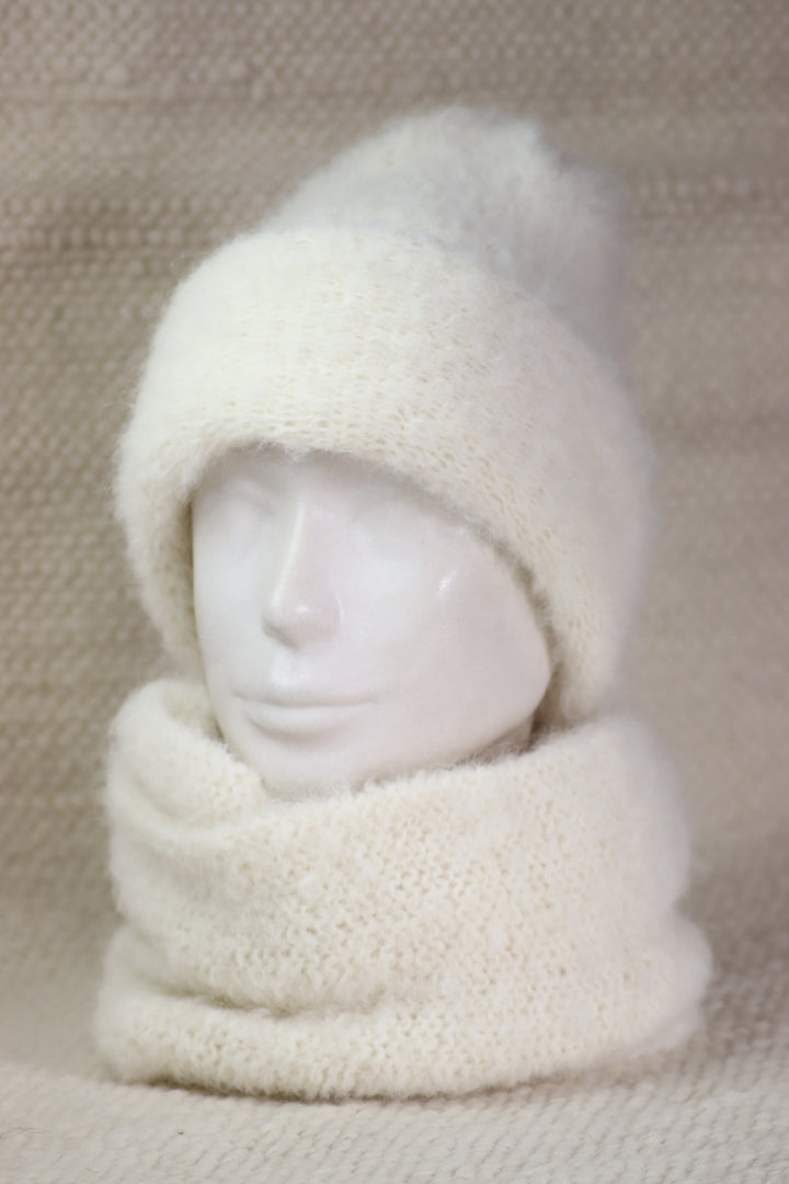 Soft alpaca wool infinity scarf - Puffy
