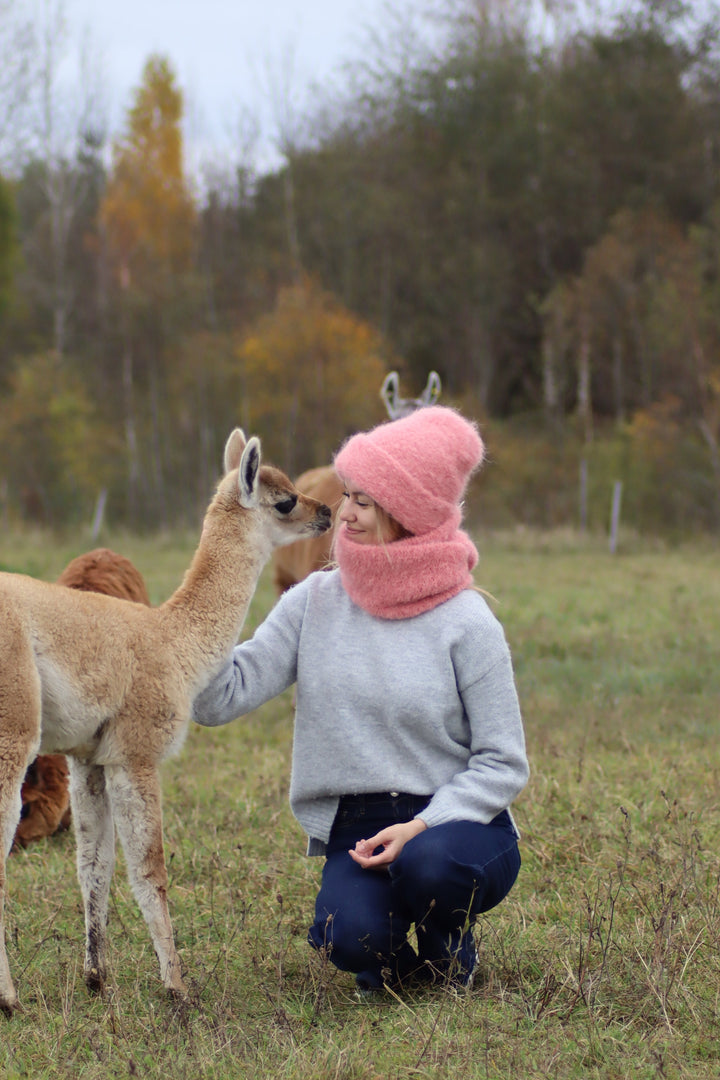 Soft alpaca wool infinity scarf - Puffy
