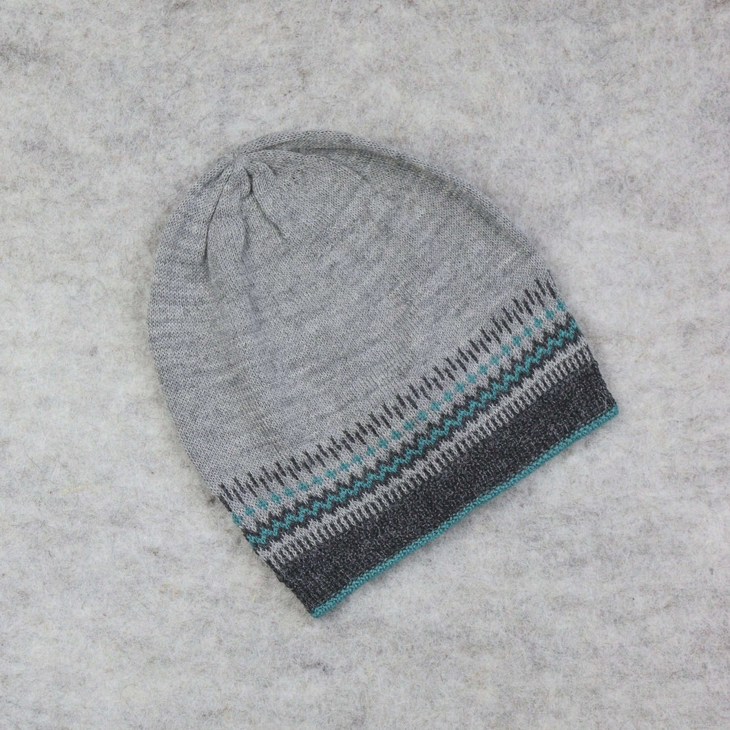 A simple baby alpaca hat