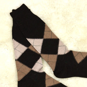 Socks with diamond pattern