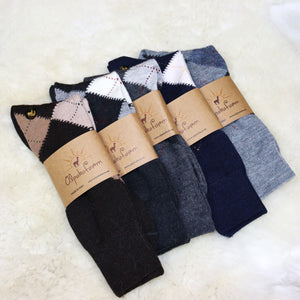 Socks with diamond pattern