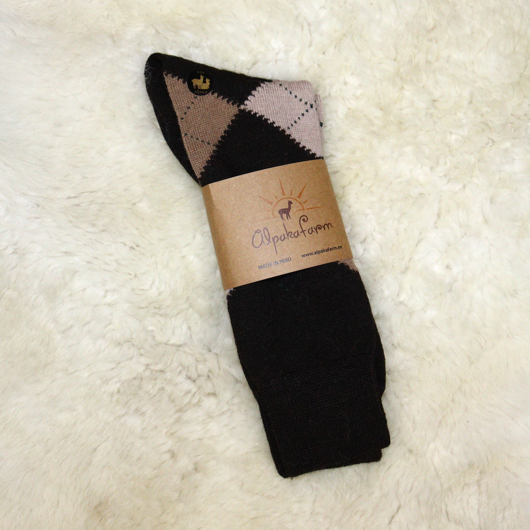 Diamond pattern socks