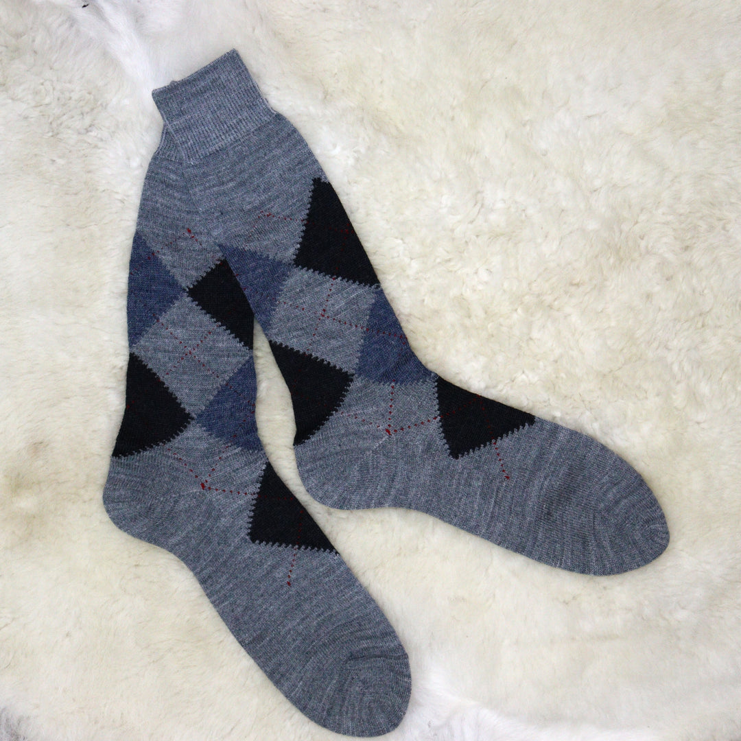 Diamond pattern socks