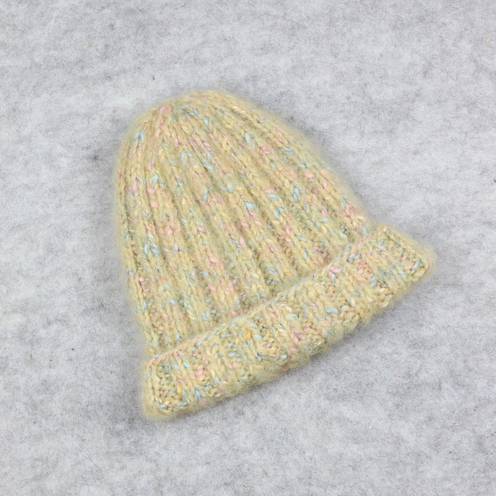 Hat made of blended yarn