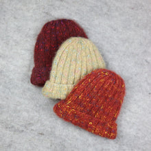 Load image into Gallery viewer, Mixed yarn hat
