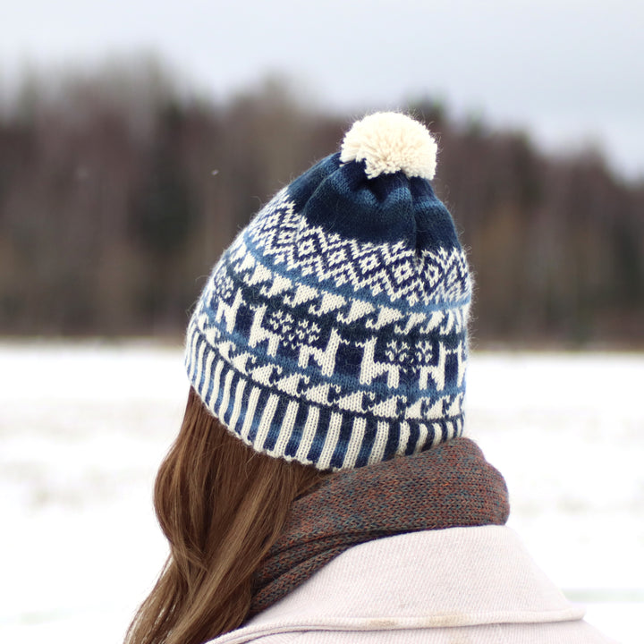 Patterned pom-pom hat