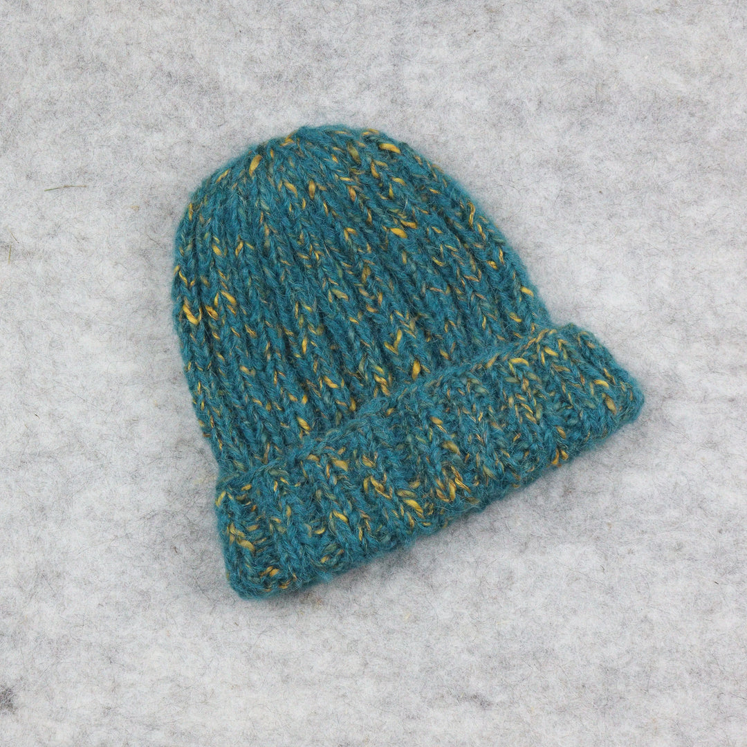 Hat made of blended yarn