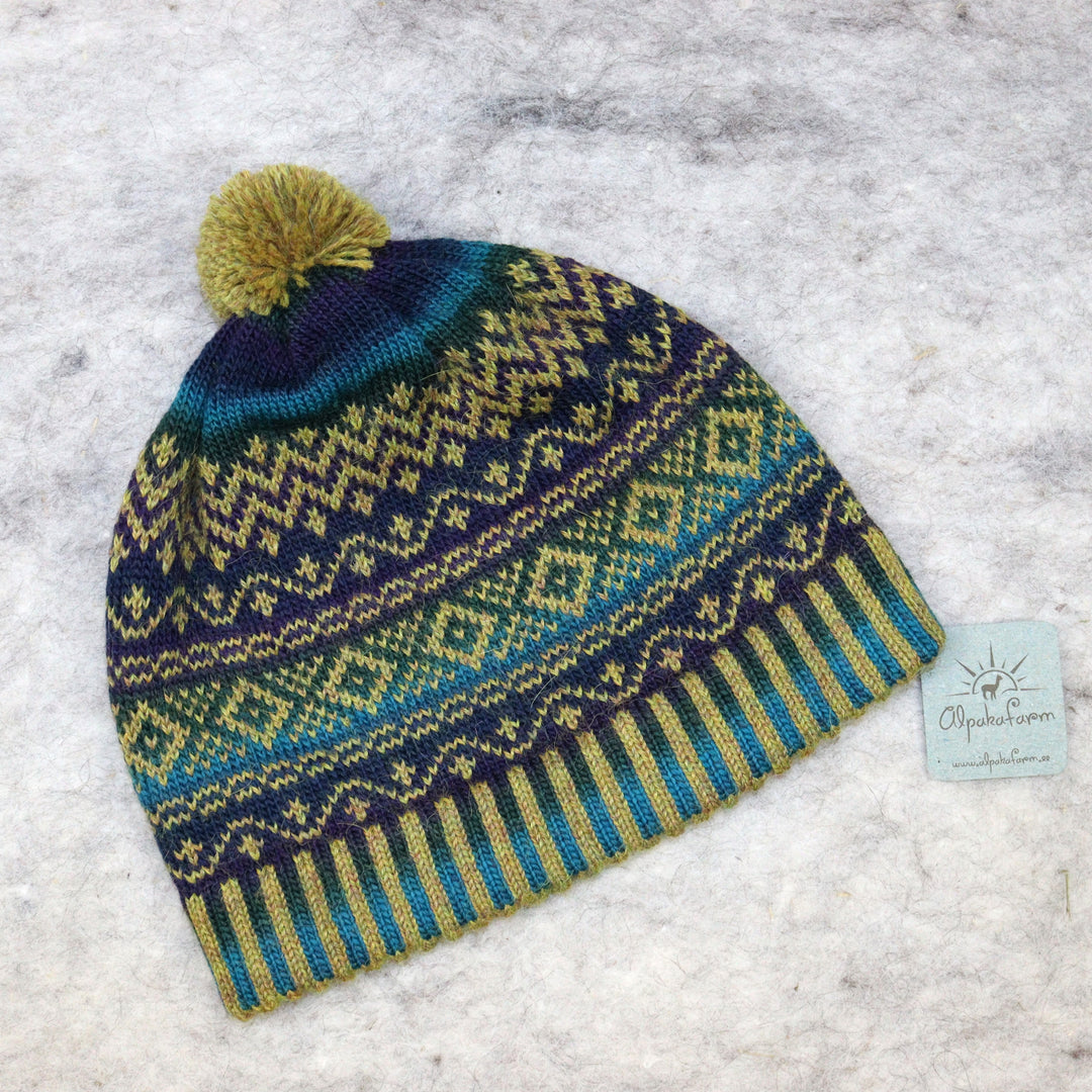 Patterned pom-pom hat