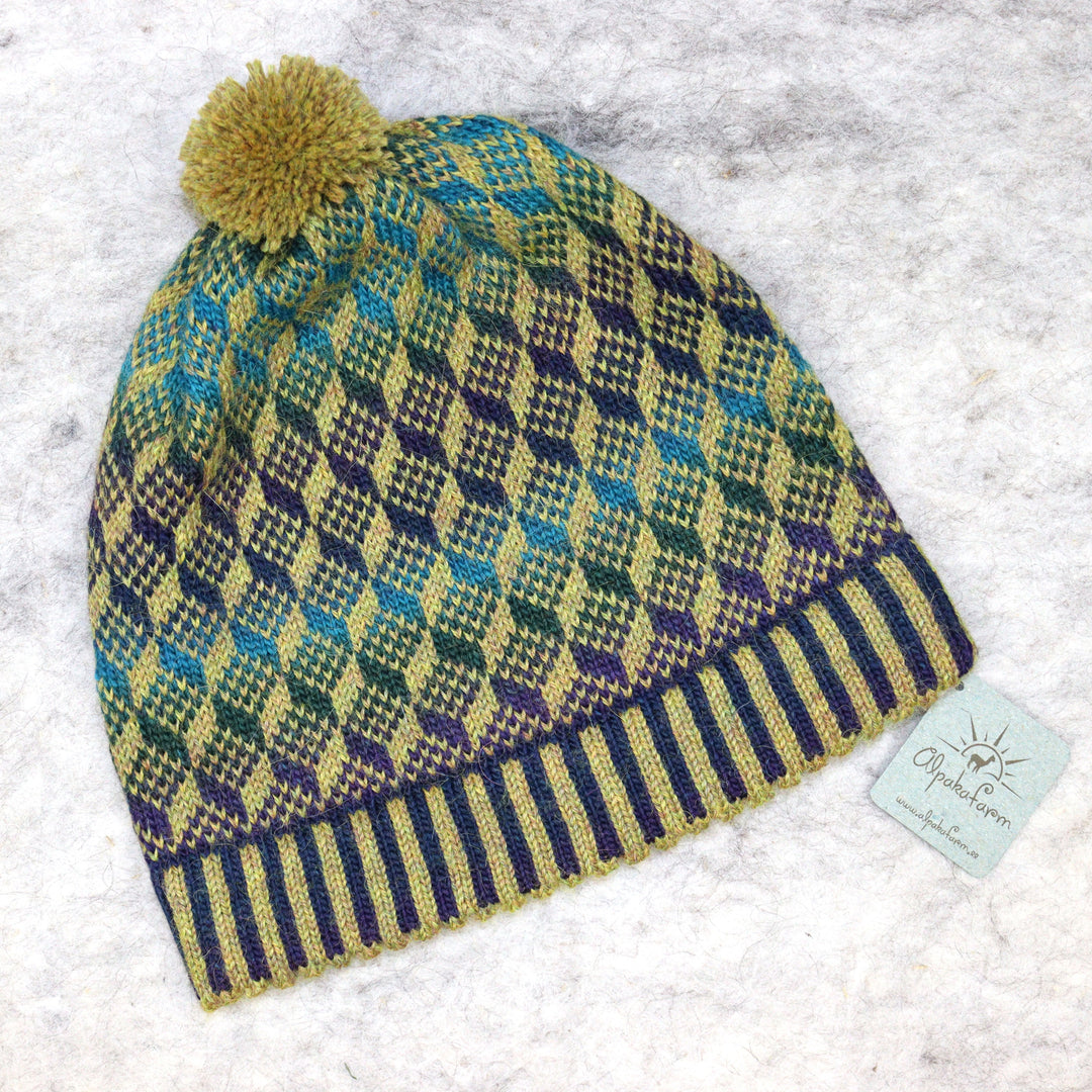Patterned pom-pom hat