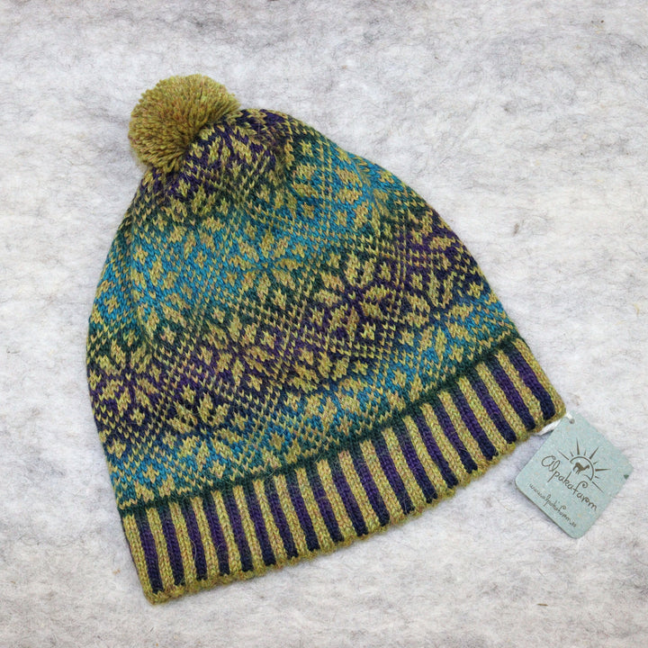 Patterned pom-pom hat