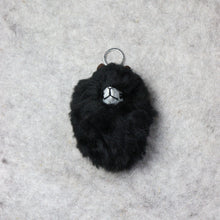 Load image into Gallery viewer, Alpaca-shaped leather key ring
